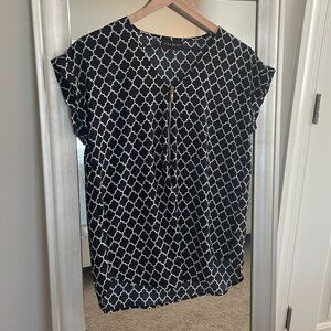 Premise Women's Black White Moroccan Print Short Sleeve Top Blouse Size M